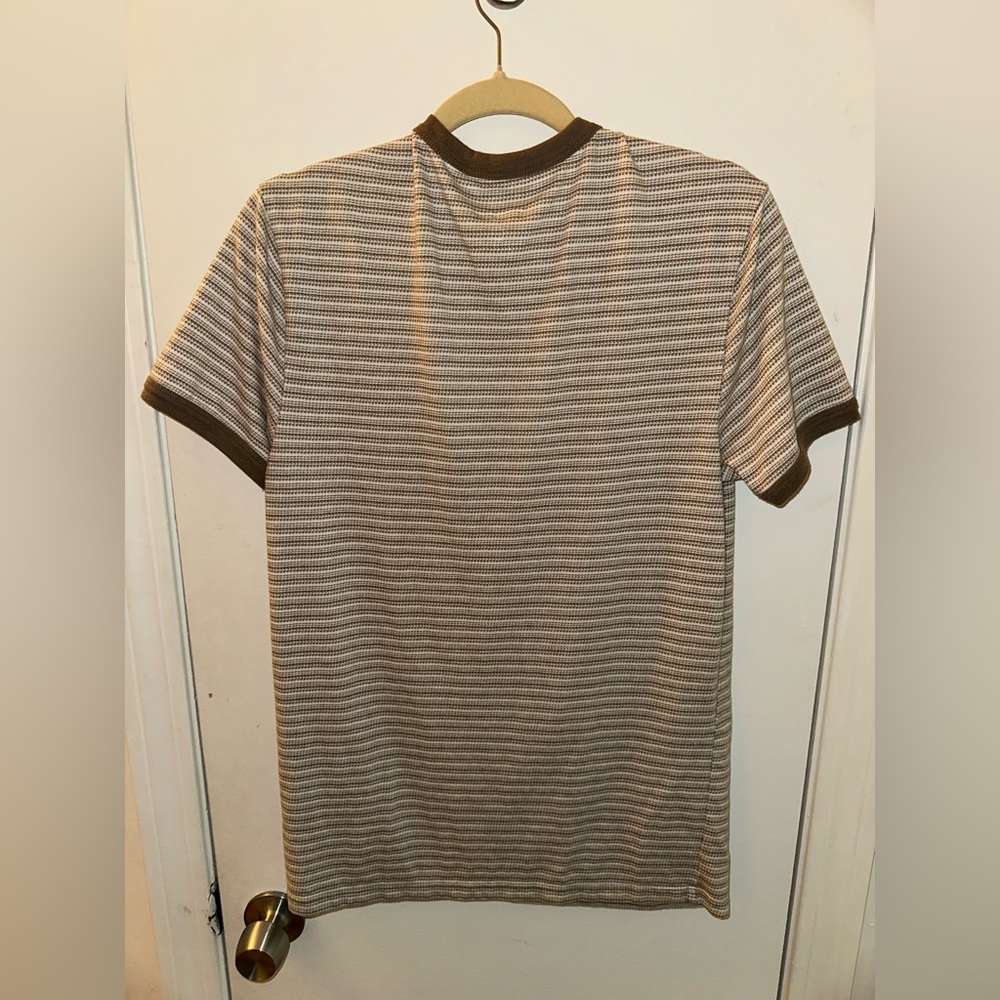 GOODFELLOW & CO. Men’s Striped Brown and Cream Tee Shirt - Picture 2 of 3